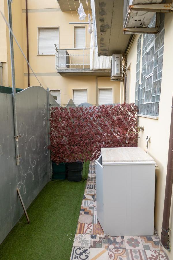 La Maga Mare & Parking Viareggio Extérieur photo
